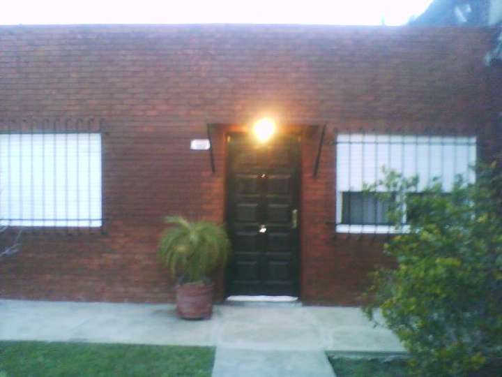 Casa en venta en Guayra, 4301, Villa Santos Tesei