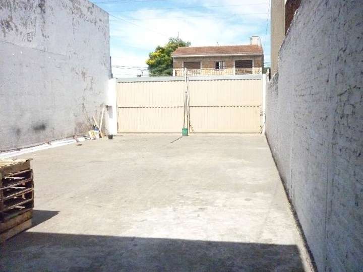 Comercial / Tienda en venta en Hipólito Yrigoyen, 3982, Buenos Aires