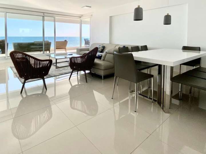 Apartamento en venta en Rambla Doctor Claudio Williman, Maldonado