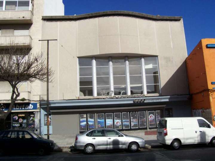 Comercial / Tienda en venta en Avenida Daniel Fernández Crespo, Montevideo