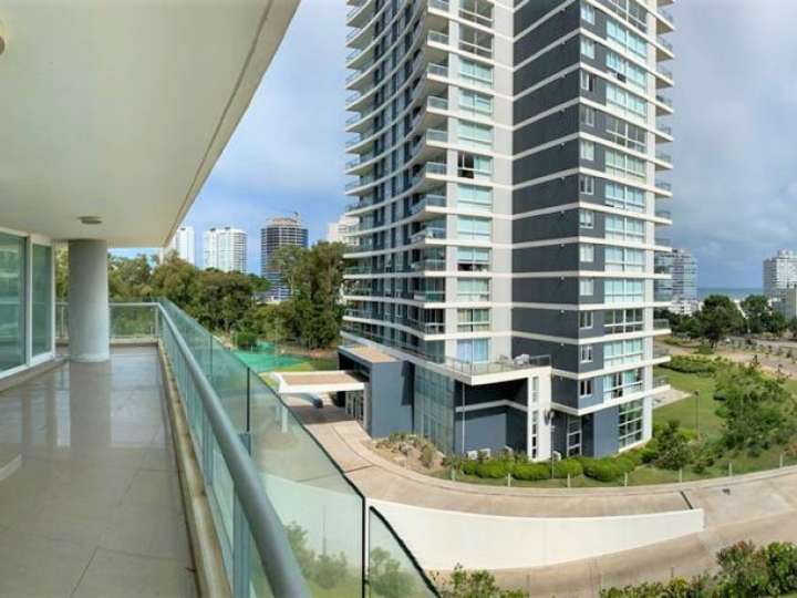Apartamento en venta en Bahía, Punta Del Este