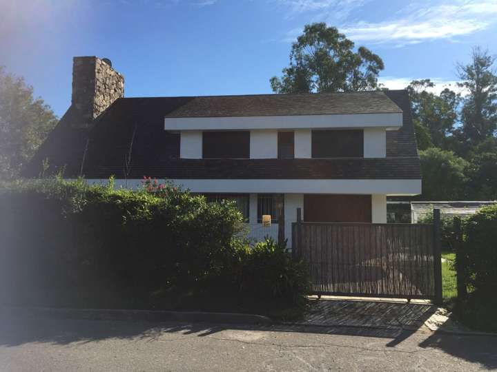 Casa en alquiler en Punta Del Este