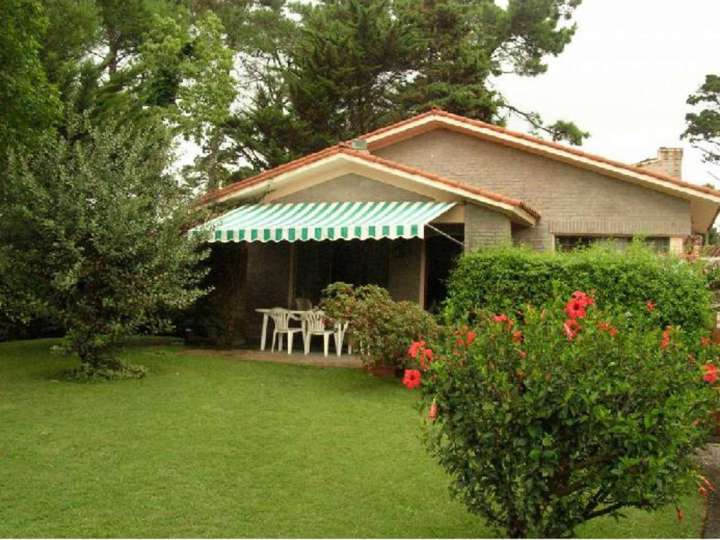 Casa en venta en Rambla Lorenzo Batlle, Punta Del Este