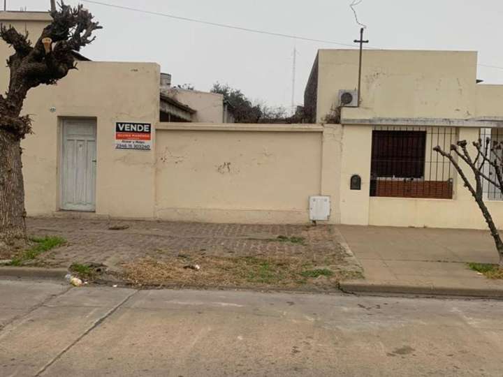 Casa en venta en Miguel Calderón, 800, Chivilcoy