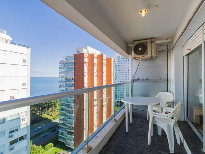 Apartamento en venta en Talcahuano, Punta Del Este