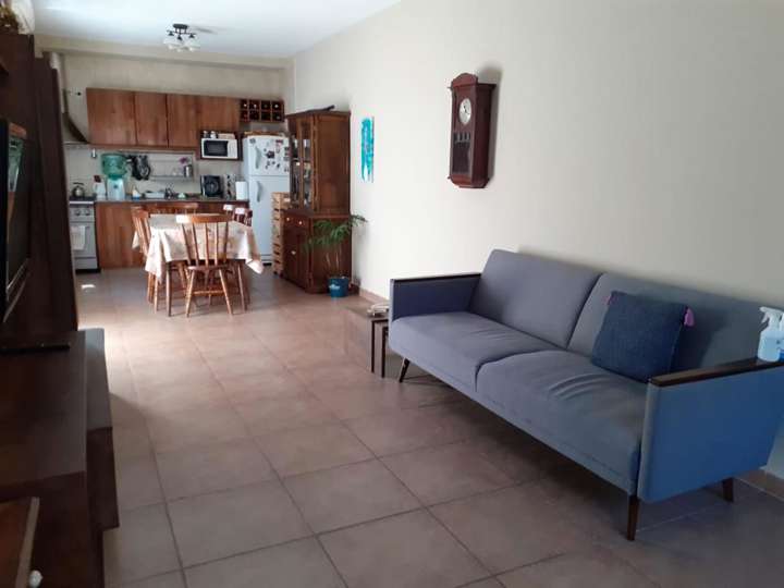 Casa en venta en América, 2664, Villa Luzuriaga