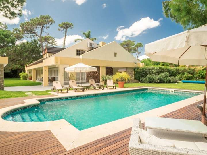 Casa en venta en Avenida Brasil, Punta Del Este