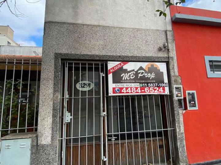 Comercial / Tienda en alquiler en Entre Ríos, 3291, Buenos Aires