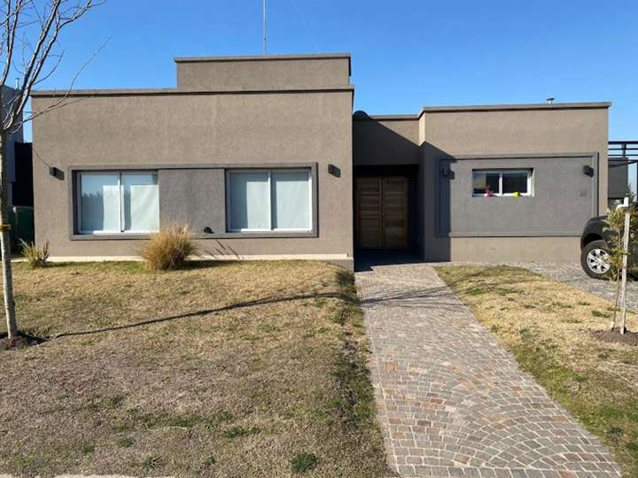 Casa en venta en Juana de Arco, Canning