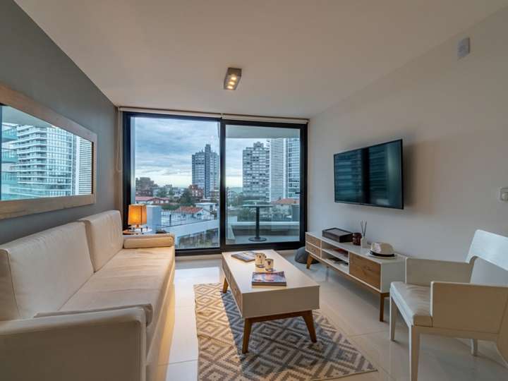 Apartamento en venta en Avenida Francisco Salazar, Punta Del Este