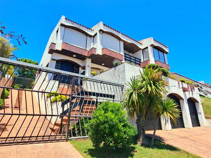 Casa en venta en Rambla de Los Argentinos, Piriápolis