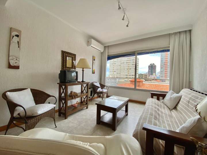 Apartamento en venta en Las Focas (Calle 30), Punta Del Este