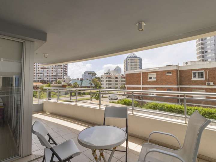 Apartamento en venta en Avenida Chiverta, Punta Del Este