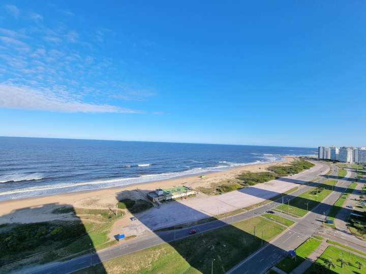 Apartamento en venta en Rambla Lorenzo Batlle Pacheco, Punta Del Este