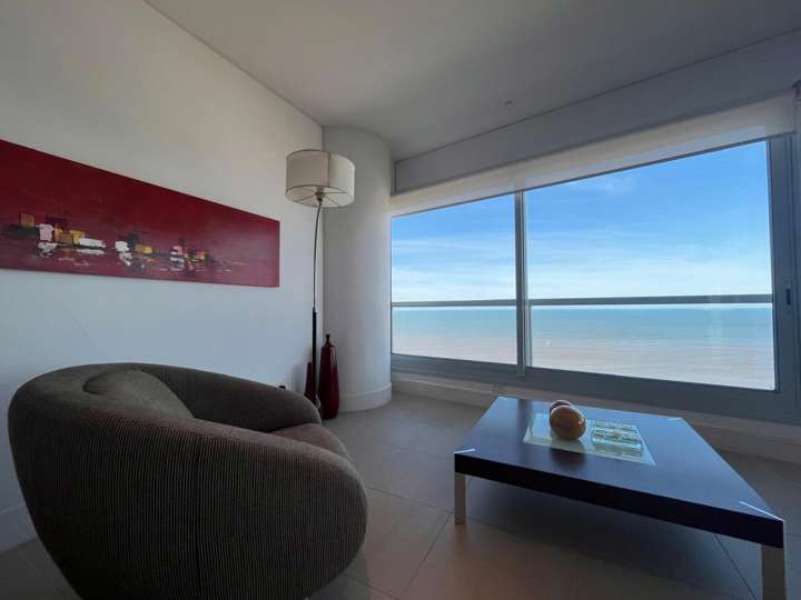 Apartamento en venta en Rambla Lorenzo Batlle Pacheco, Punta Del Este