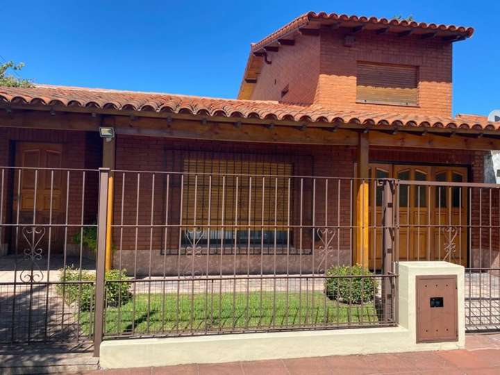 Casa en venta en Gluck, Villa Tesei
