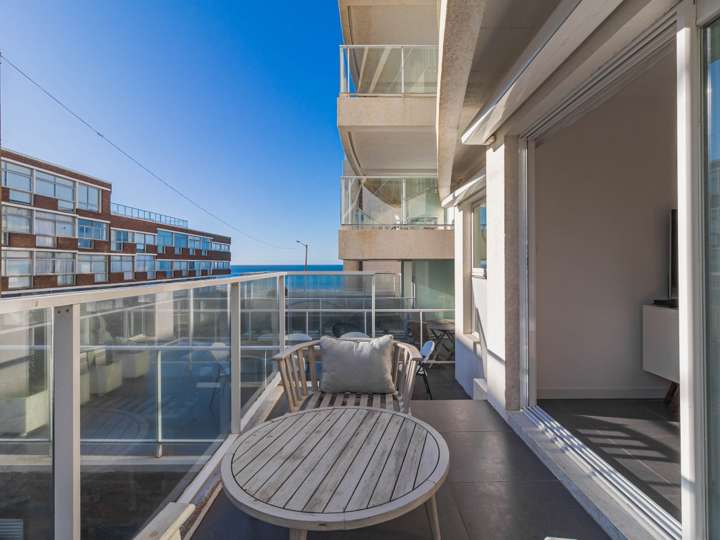 Apartamento en venta en Comodoro Gorlero (Calle 19), Punta Del Este