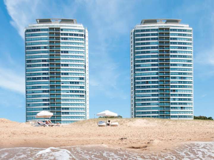 Apartamento en venta en Rambla Lorenzo Batlle Pacheco, Punta Del Este