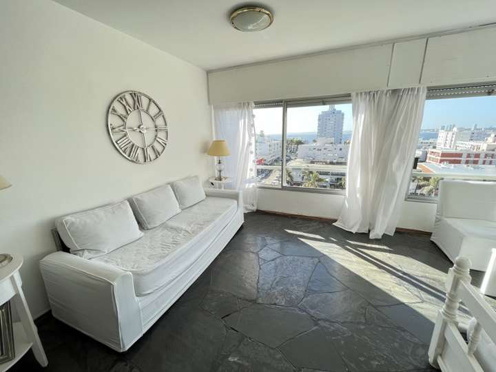 Apartamento en venta en El Mesana (Calle 24), Punta Del Este