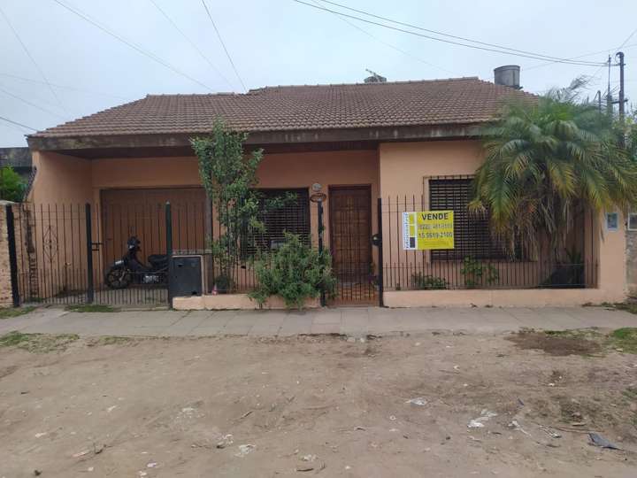 Casa en venta en Azara, Parque San Martín