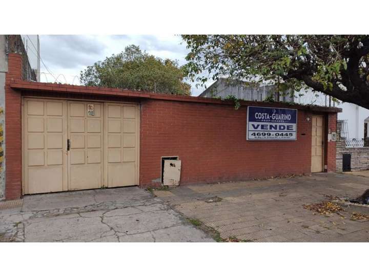 Casa en venta en Larrea, 1933, Lomas del Mirador