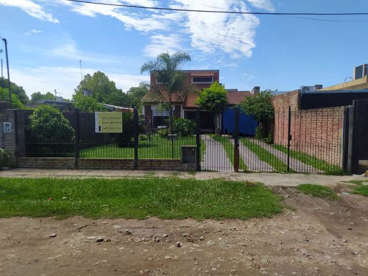 Casa en venta en Esquiú, Buenos Aires