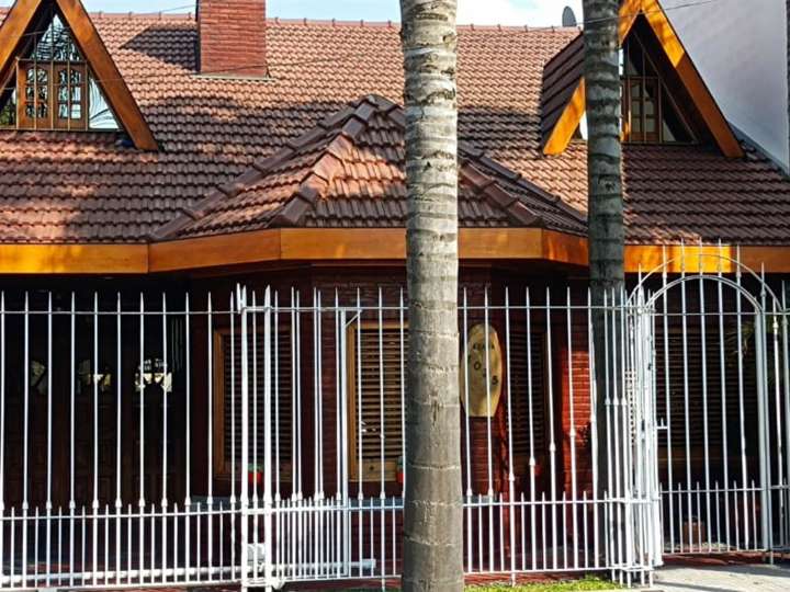 Casa en venta en Azara, Parque San Martín