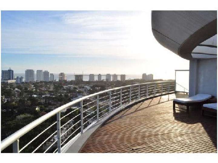 Apartamento en venta en Avenida Franklin Delano Roosevelt, Punta Del Este