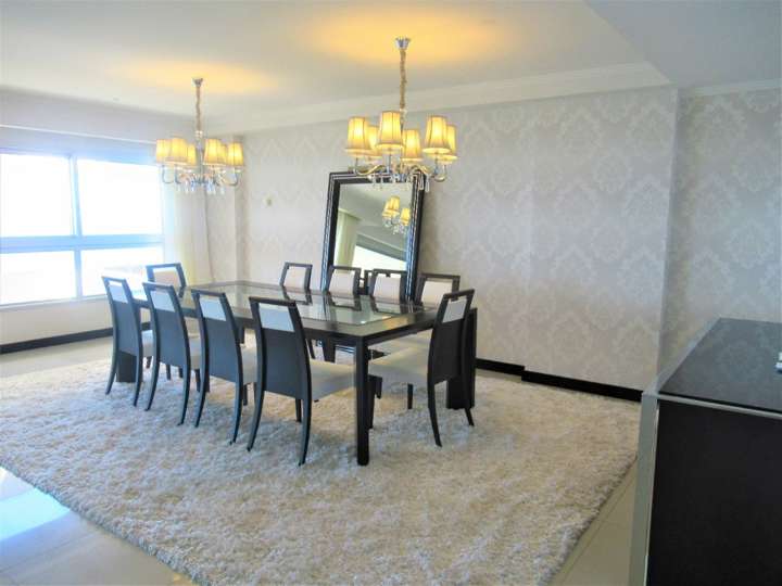 Apartamento en venta en Rambla Lorenzo Batlle Pacheco, Punta Del Este