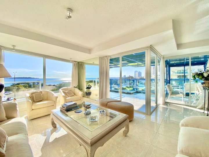 Apartamento en venta en Rambla Doctor Claudio Williman, Maldonado