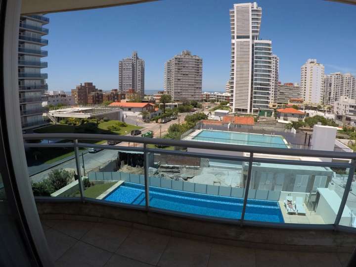 Apartamento en venta en Raíz Salvaje, Punta Del Este