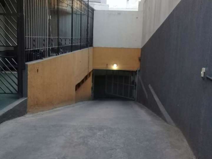 Cochera en venta en Juan Bautista Alberdi, 82, Buenos Aires