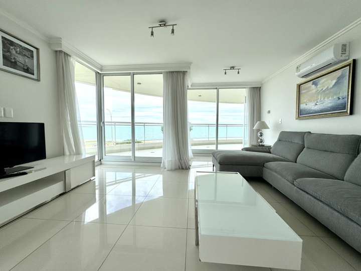 Apartamento en venta en Rambla Doctor Claudio Williman, Maldonado