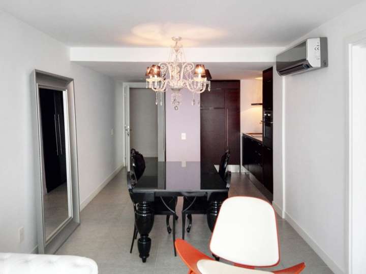 Apartamento en venta en Oslo, Punta Del Este