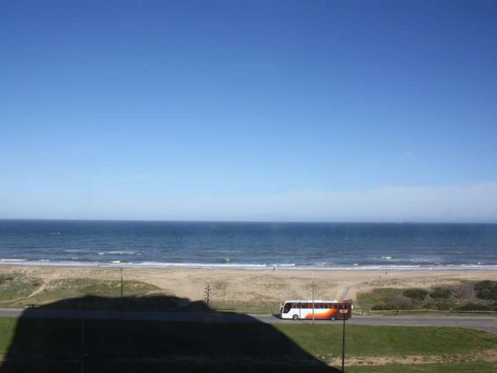 Apartamento en venta en Rambla Lorenzo Batlle Pacheco, Punta Del Este