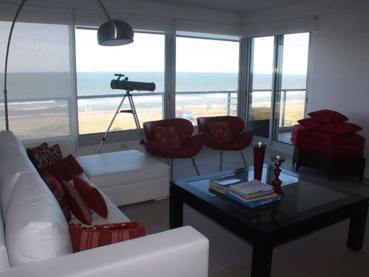 Apartamento en venta en Rambla Lorenzo Batlle Pacheco, Punta Del Este