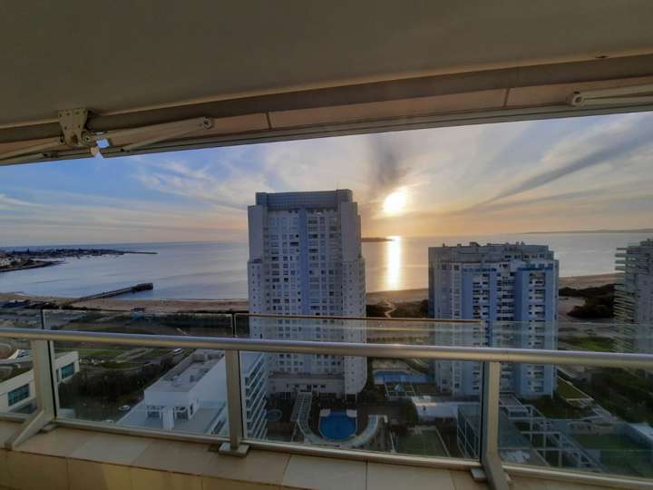 Apartamento en alquiler en Punta Del Este