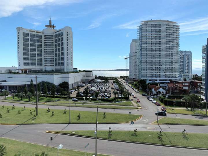 Apartamento en venta en Avenida Francia, Punta Del Este