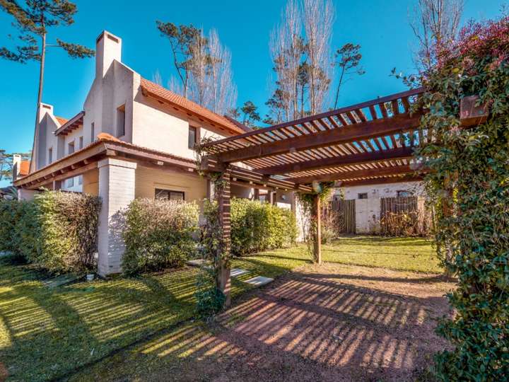 Casa en alquiler en Pinares, Maldonado