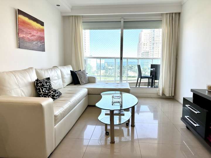 Apartamento en alquiler en Avenida Francia, Punta Del Este