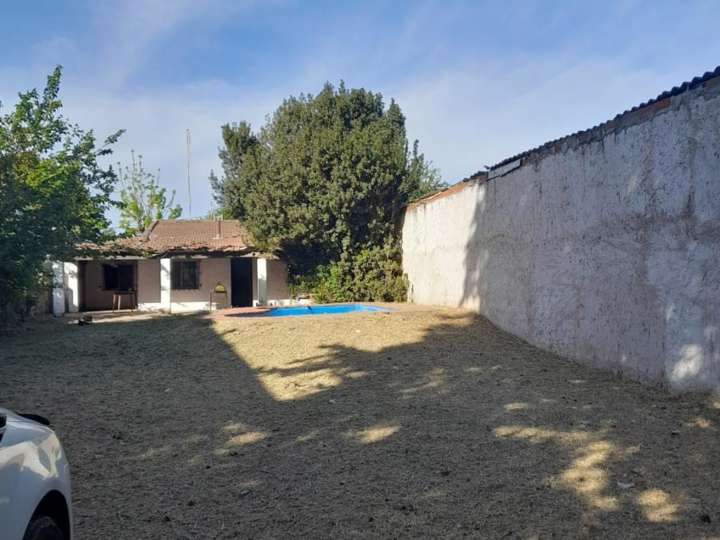 Casa en venta en Padre Perna, Garín
