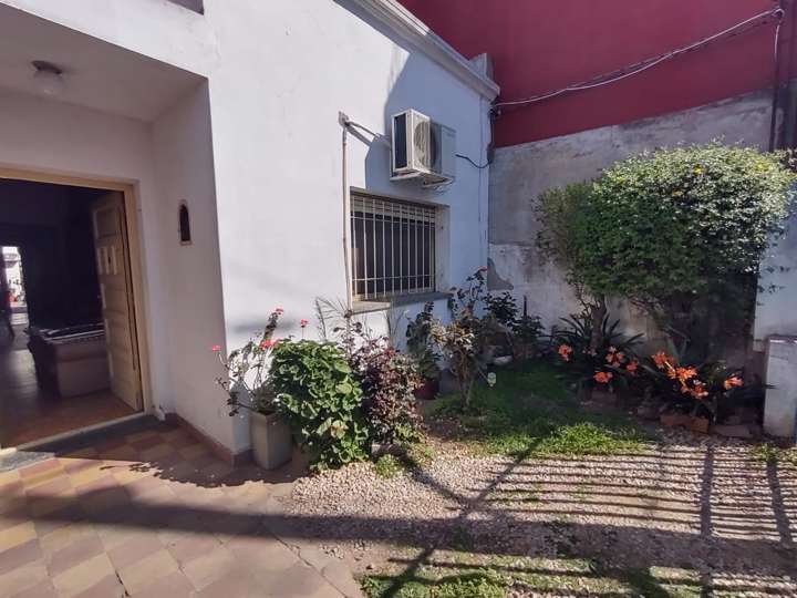 Casa en venta en 650 - Ángel Pini, 4601, Buenos Aires