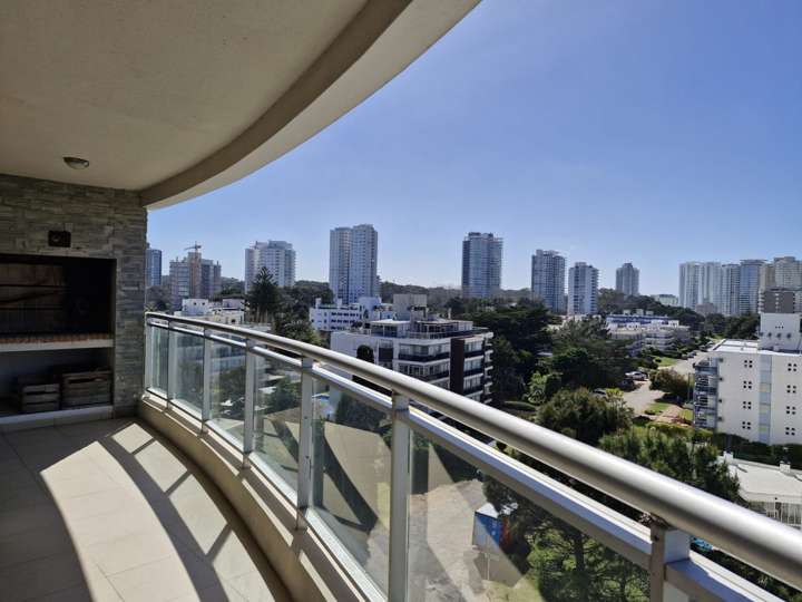 Apartamento en venta en El Mesana (Calle 24), Punta Del Este