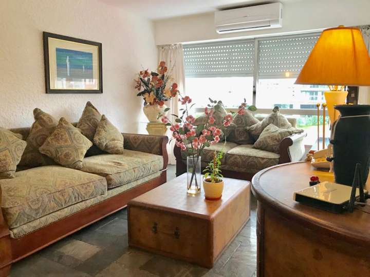 Apartamento en venta en Yaro, Punta Del Este