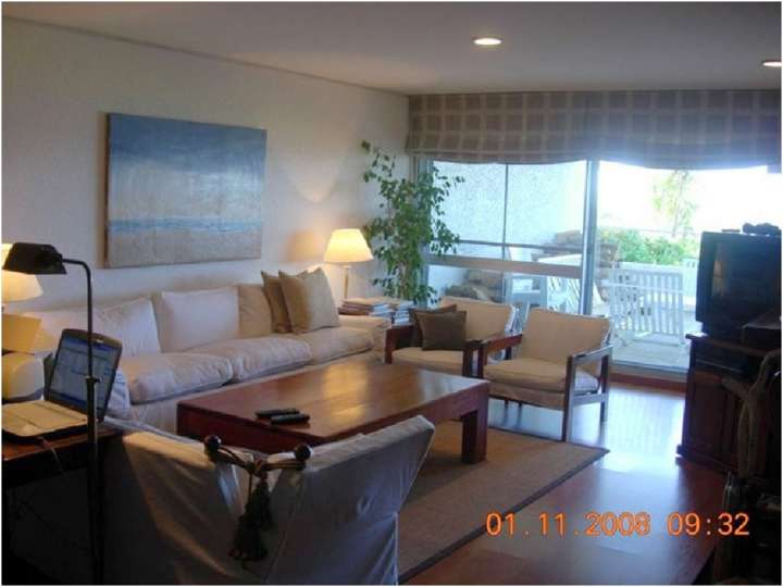 Apartamento en venta en Pinares, Maldonado