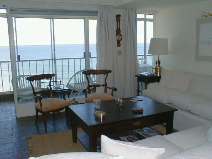 Apartamento en venta en El Mesana (Calle 24), Punta Del Este