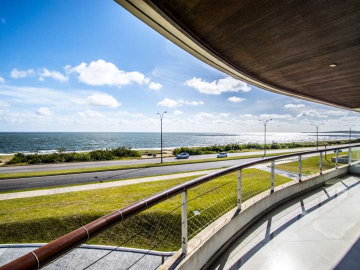 Apartamento en venta en Rambla Doctor Claudio Williman, Maldonado