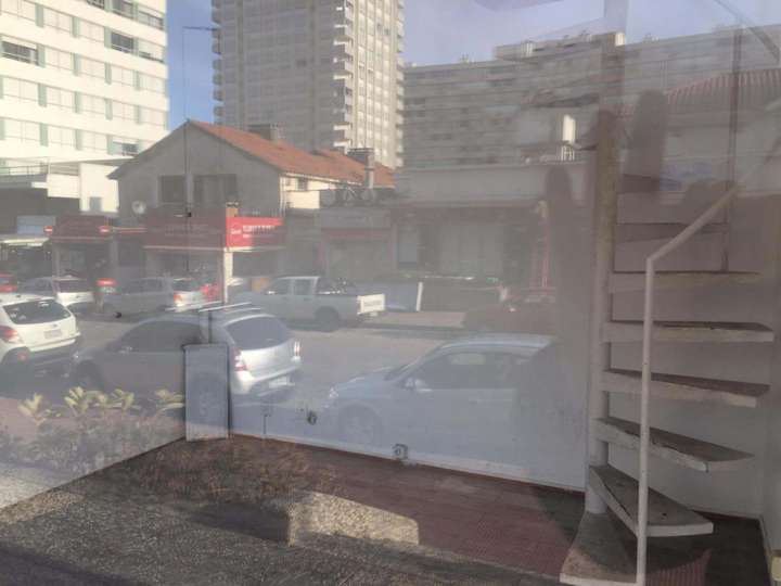 Comercial / Tienda en alquiler en Gorlero, Punta Del Este