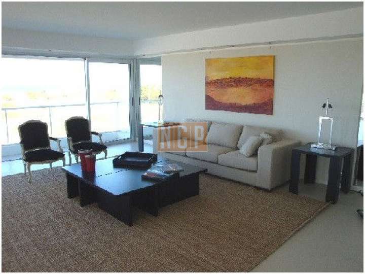 Apartamento en venta en Punta Del Este