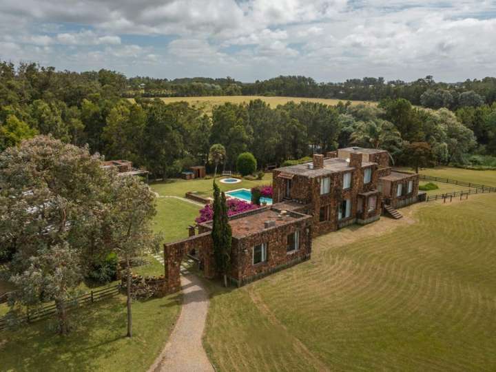 Casa en venta en Calle 24 - La Cincha, Buenos Aires